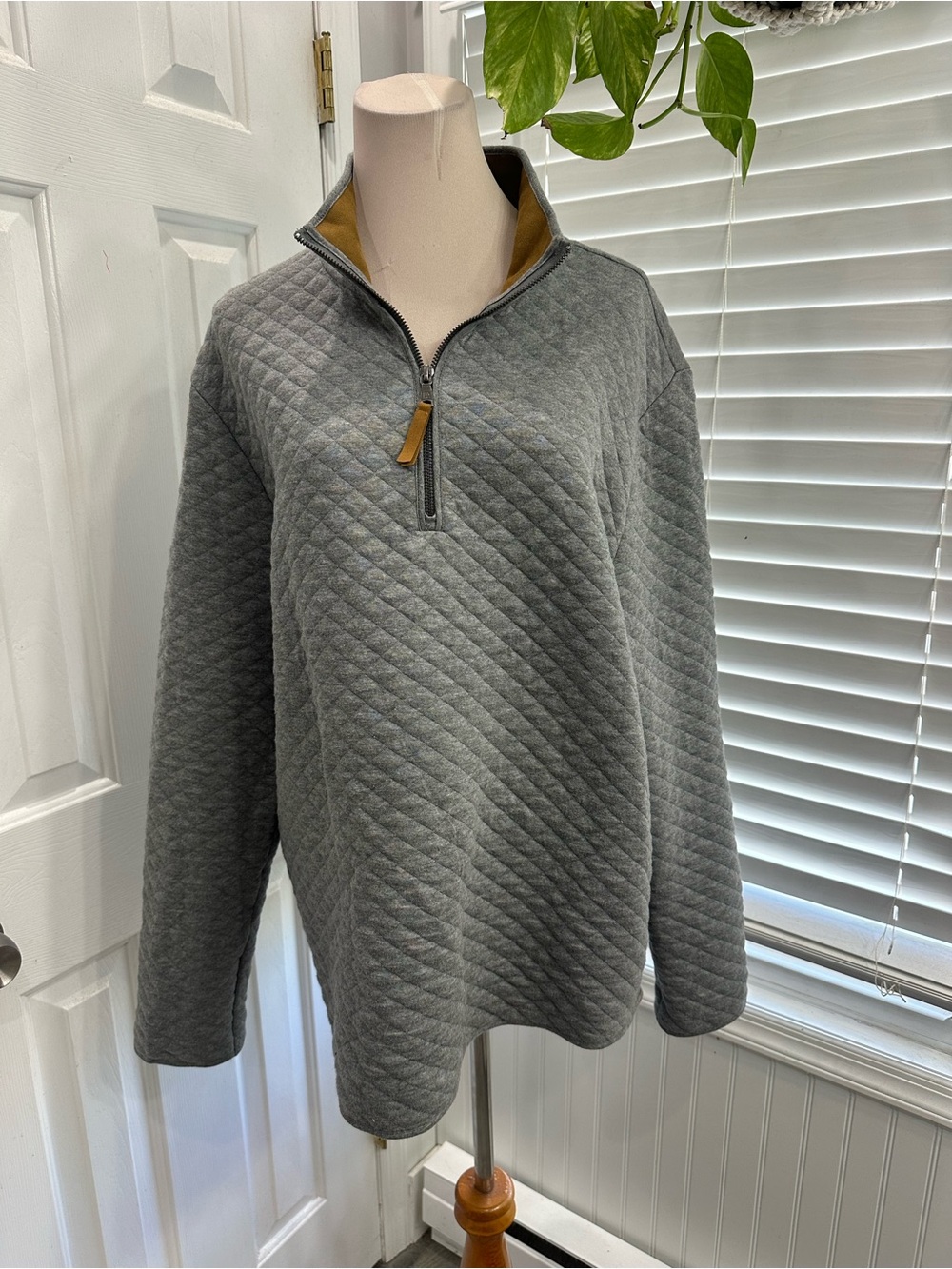 Banana Republic Gray Pullover with Tan Collar Detail